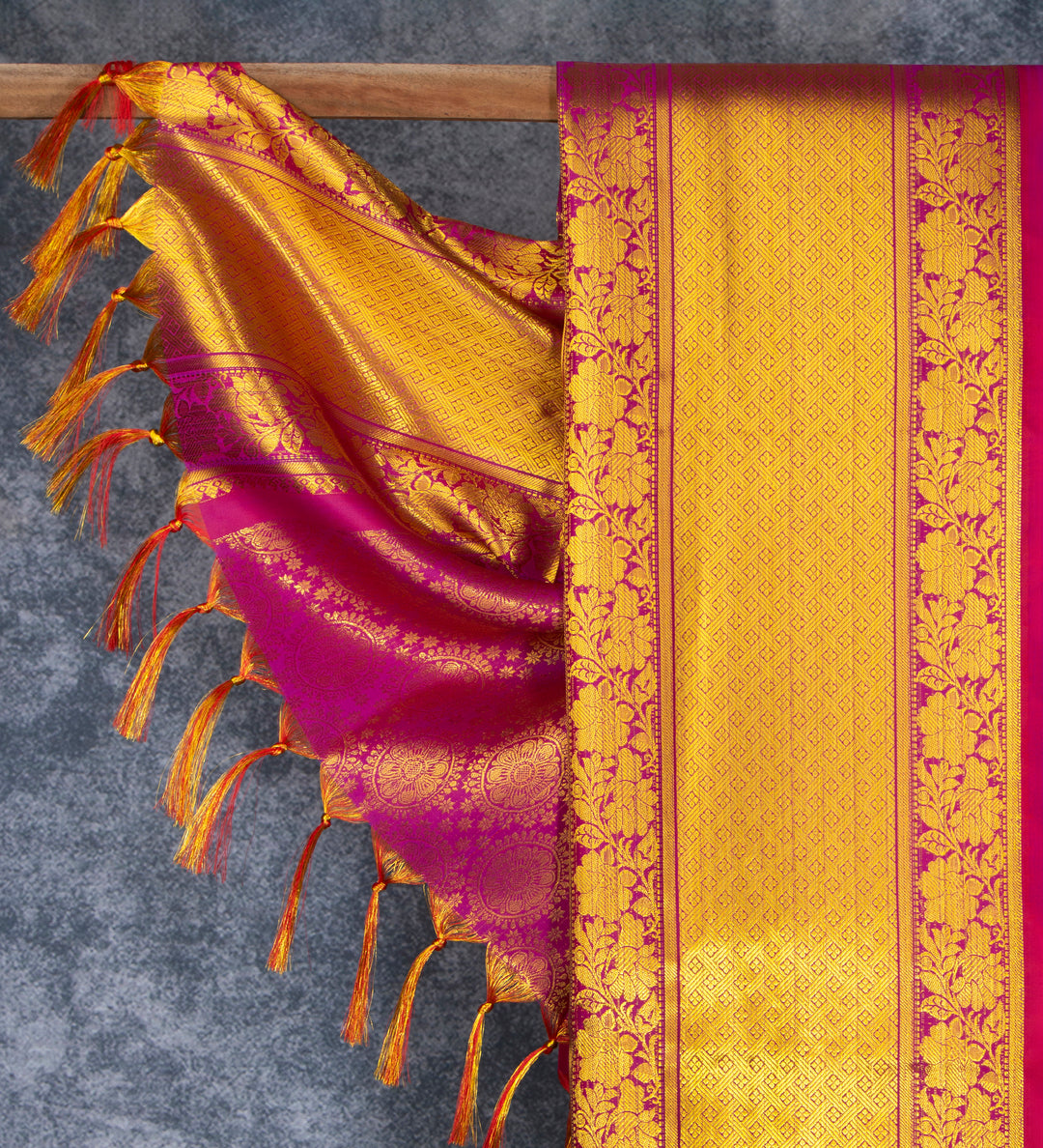 Kuberan Rich Pink Ponnadai Shawl