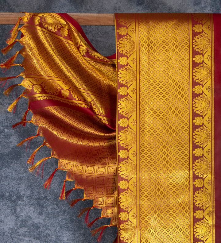 Kuberan Wine Red Ponnadai Shawl