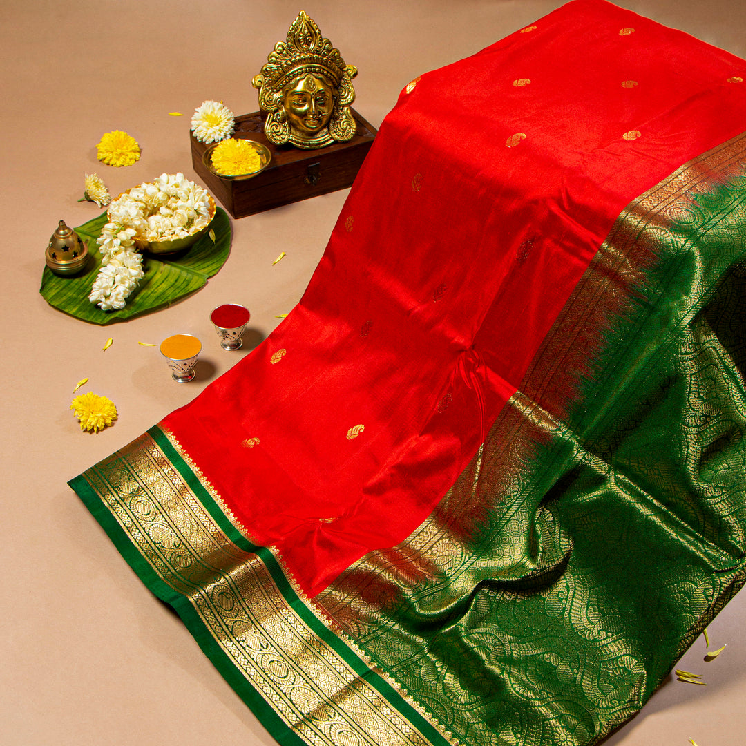 Kuberan Bright Red With Bottle Green 9 Yards Silk Saree