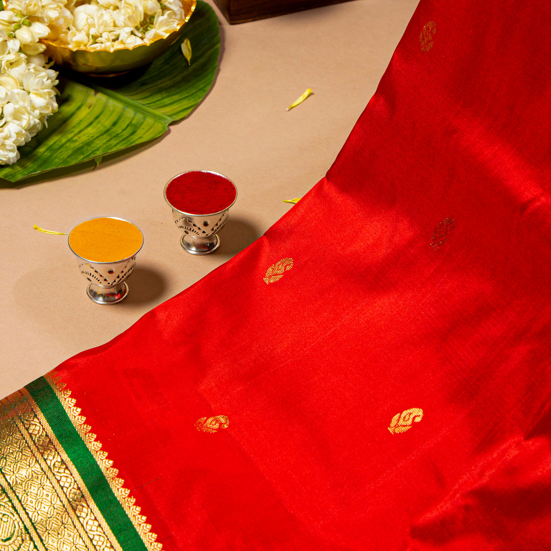 Kuberan Bright Red With Bottle Green 9 Yards Silk Saree