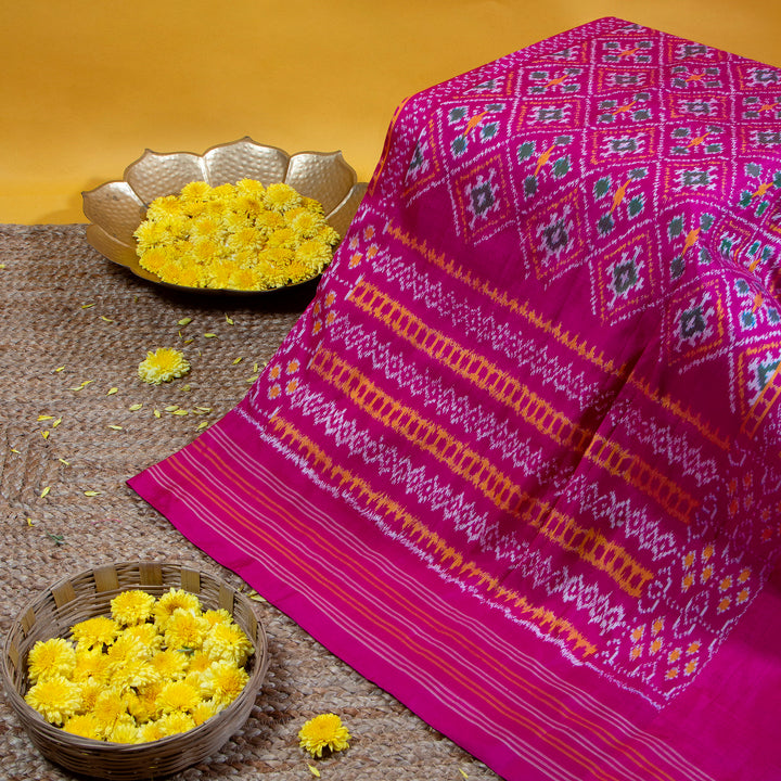 Kuberan Pastel Grey With Dark Hot Pink Pochampally Silk Saree