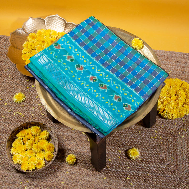 Kuberan Ash Grey With Teal Green Colour Pochampally Silk Saree