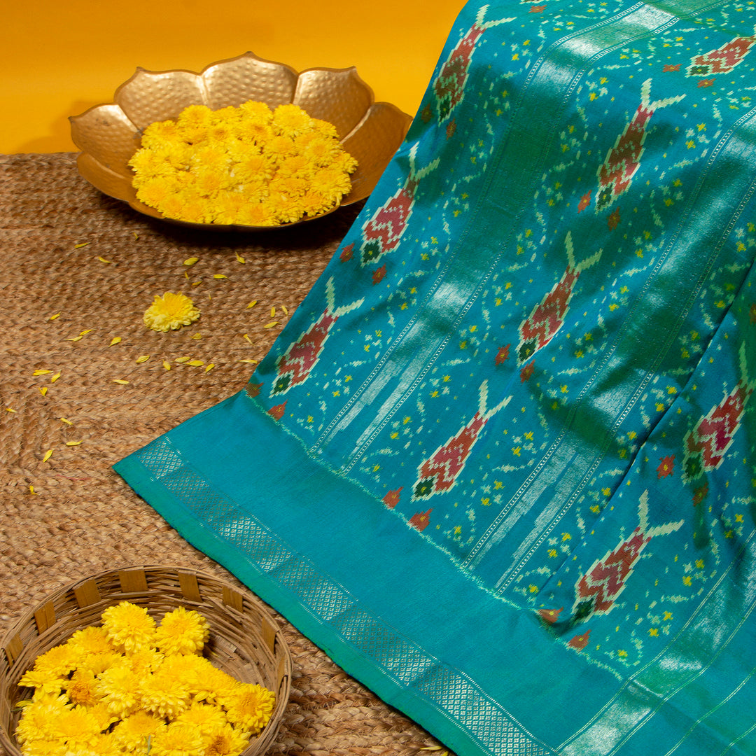 Kuberan Ash Grey With Teal Green Colour Pochampally Silk Saree