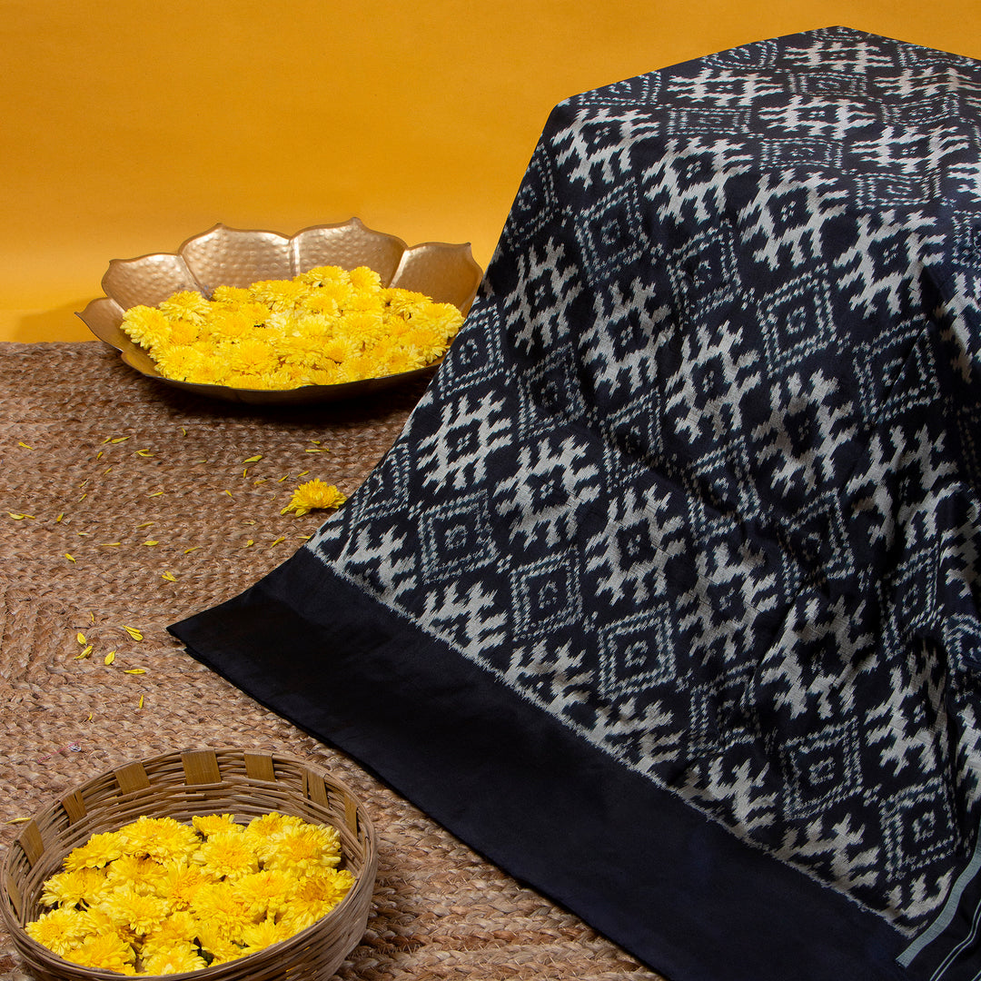 Kuberan BLACK AND off white  Pochampally Silk Saree