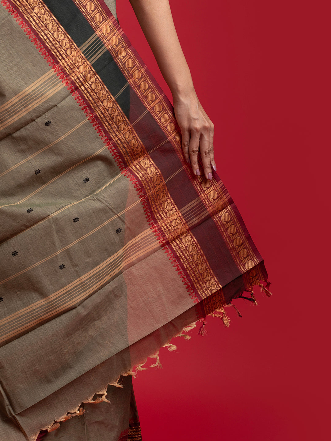 kuberan beige kanchi cotton saree