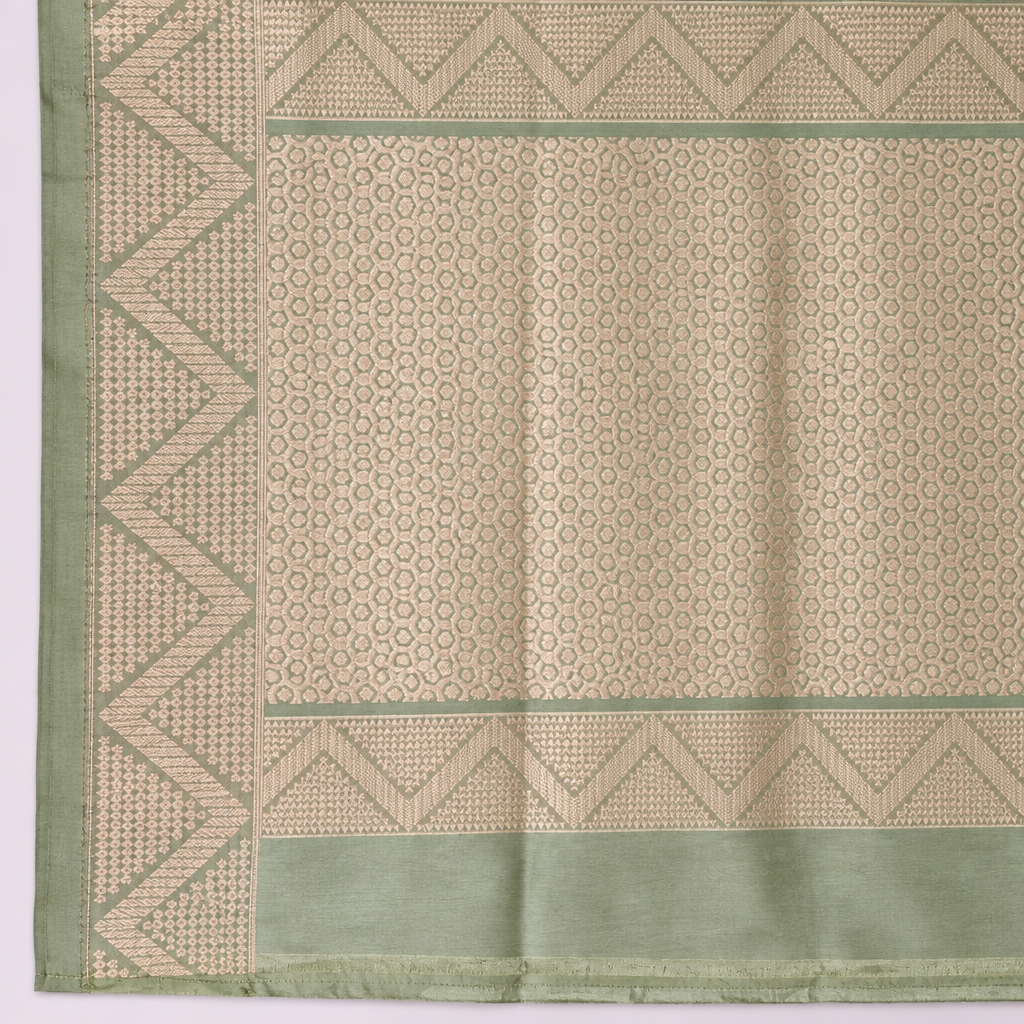 Close-up preview of the gold-toned saree border