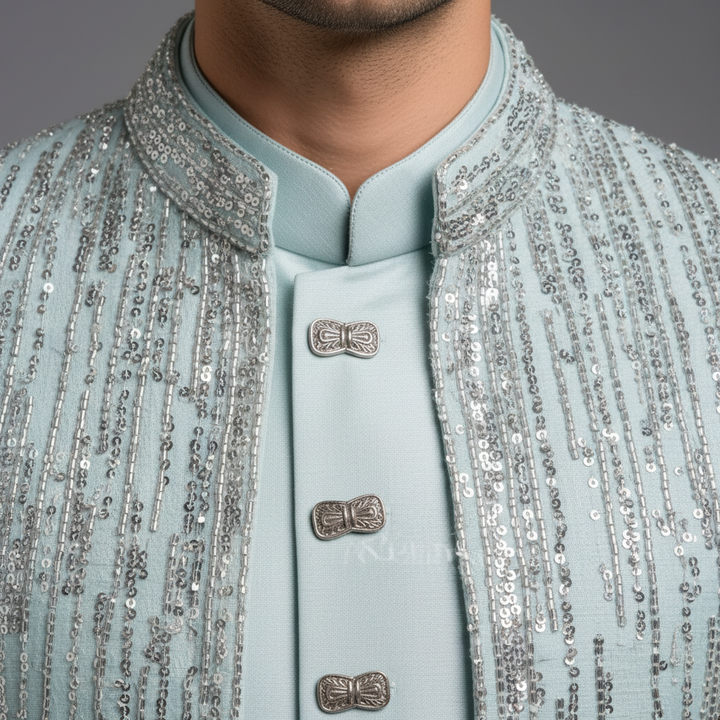 Collar and button detail