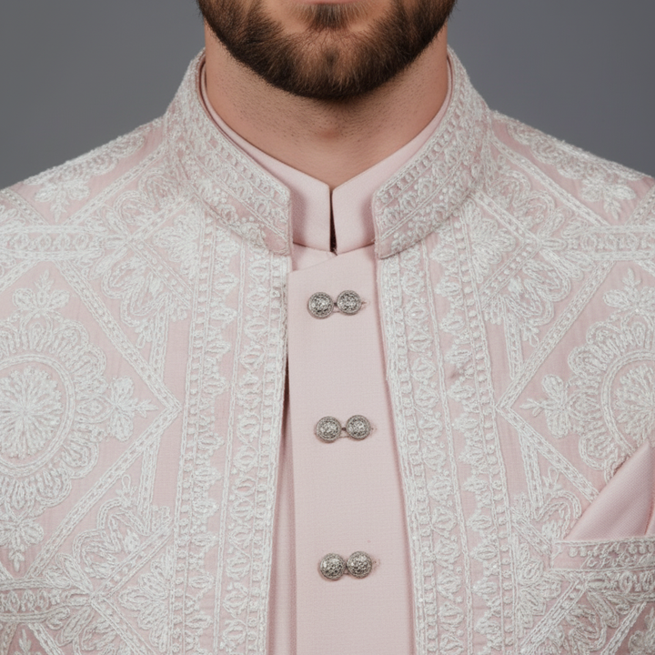 Collar and button details
