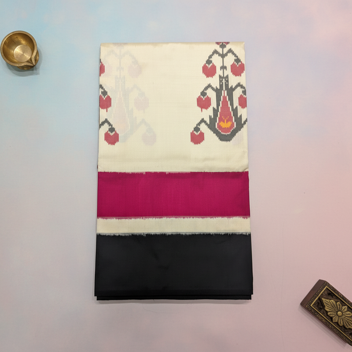 KUBERAN WHITE POCHAMPALLY SILK SAREE