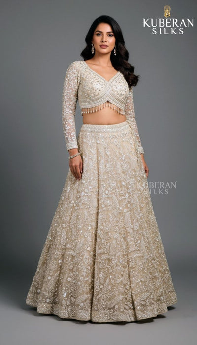 KUBERAN HALF WHITE LEHENGA