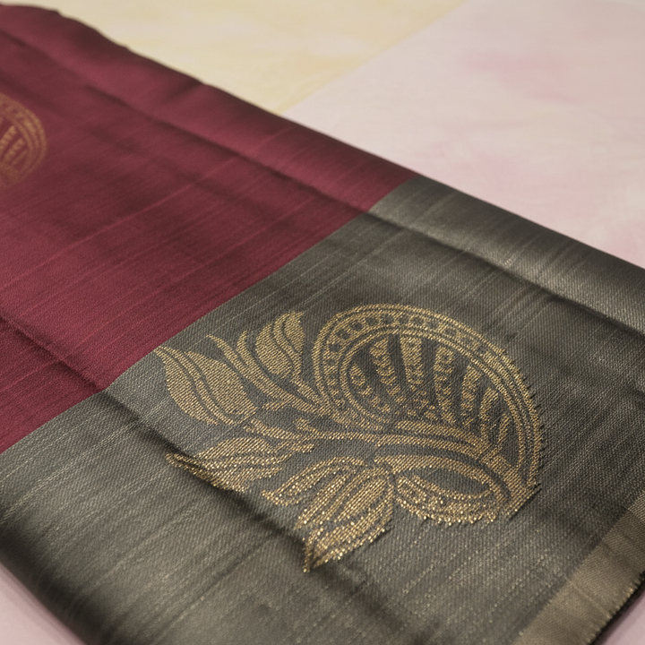 Border Close-up — Grey Zari Border with Gold Motif