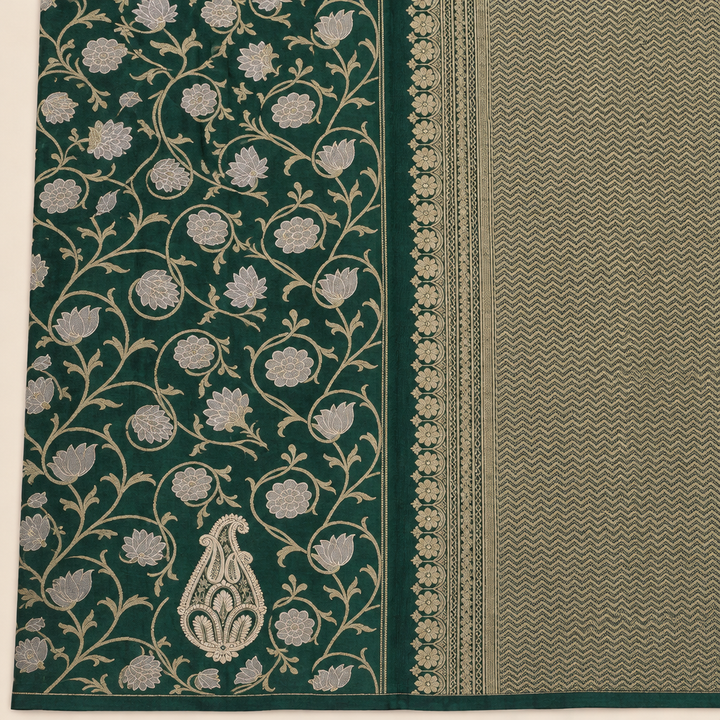 Deep green pure silk saree floral vine and paisley body close-up