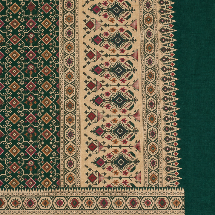 Bottle green saree ornamental cream-gold pallu and pointed border close-up