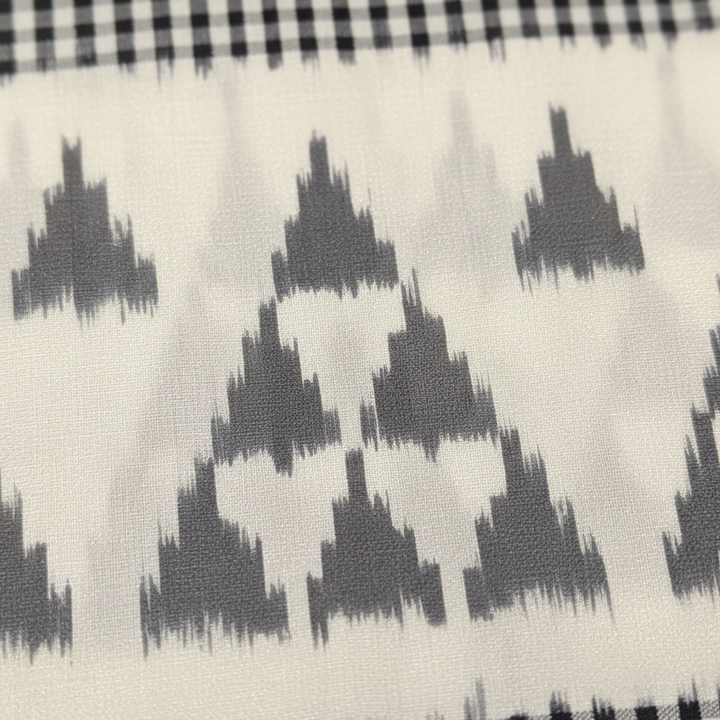 KUBERAN WHITE AND BLACK POCHAMPALLY SILK SAREE
