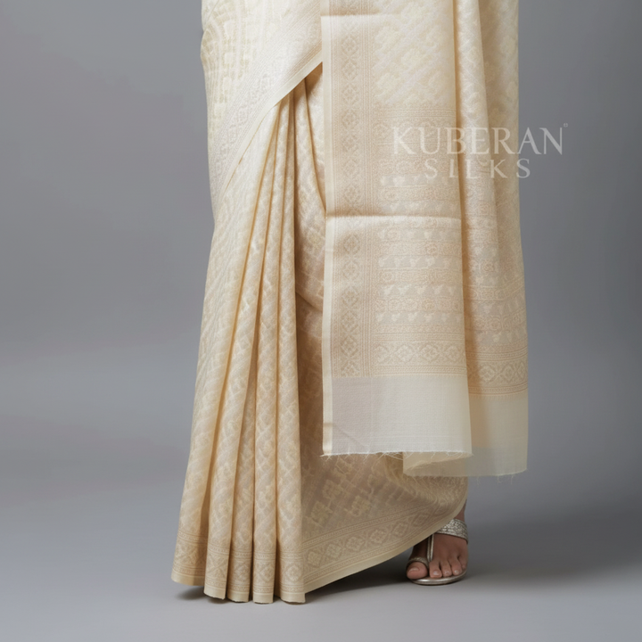 Pallu design close-up