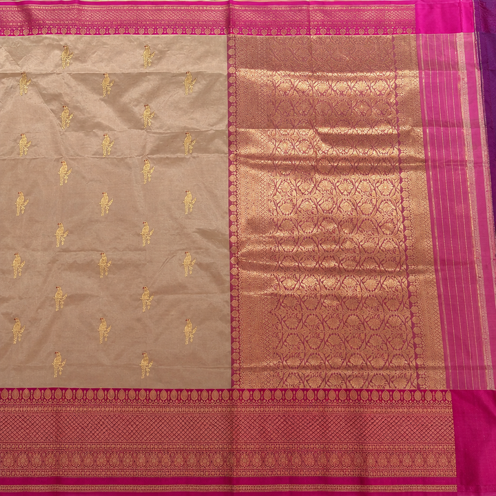 Preview of the saree pallu and border