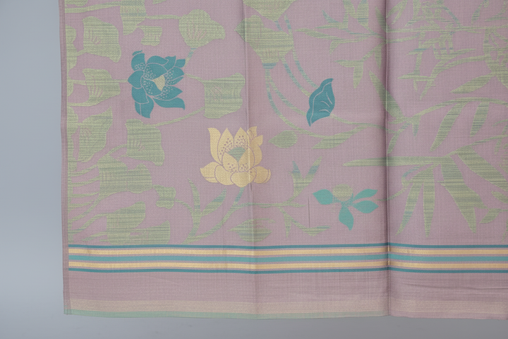 Saree Pallu Close-Up