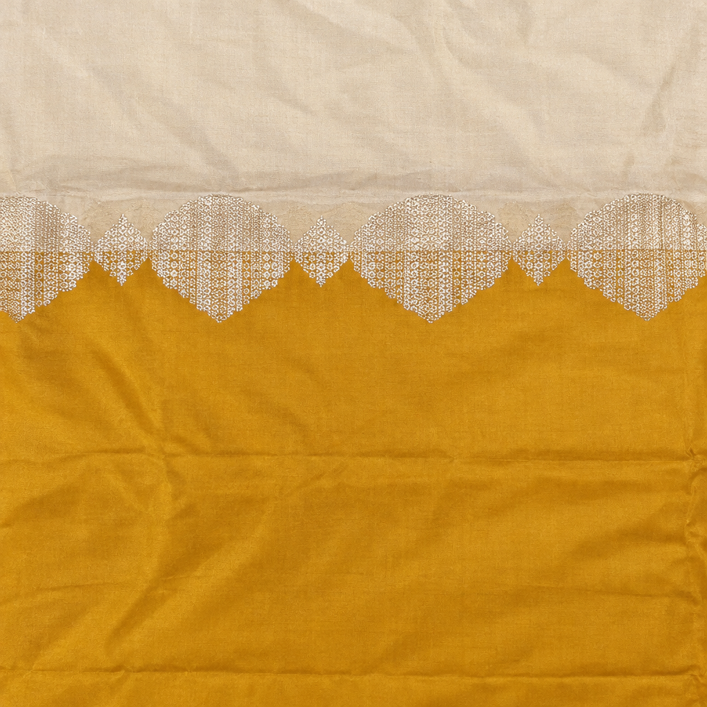 Yellow and cream saree scalloped band preview