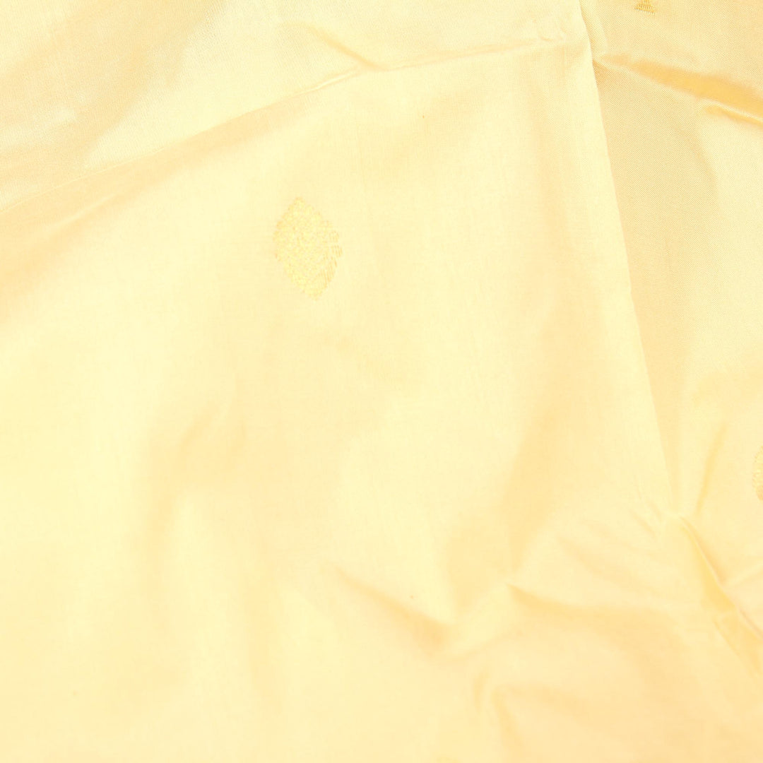 Kuberan White 9 Yards Silk Saree