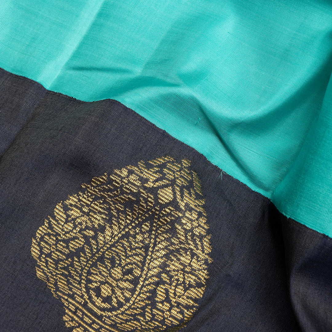 Kuberan Blue With Black Border Linen Kanchipuram Silk Saree