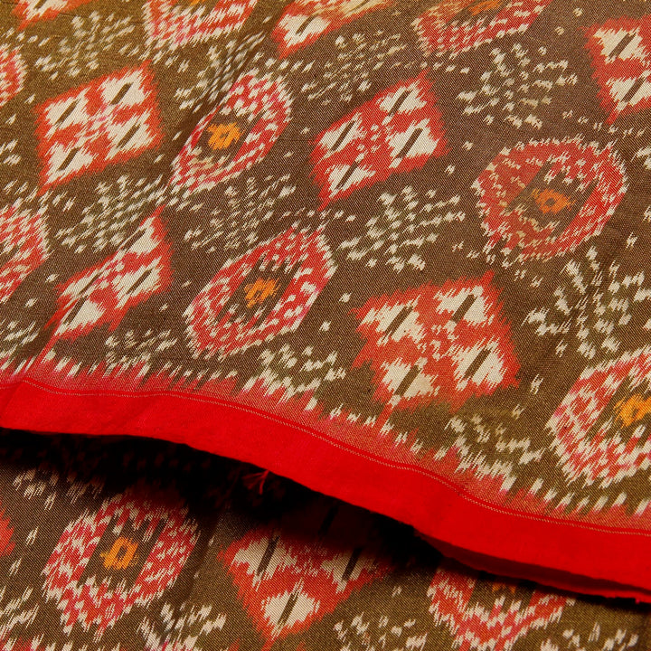 Kuberan White Pavada