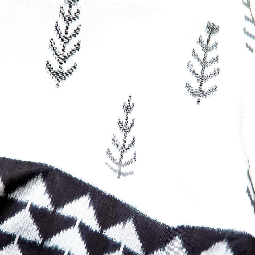 Kuberan White Black Pochampally Silk Saree