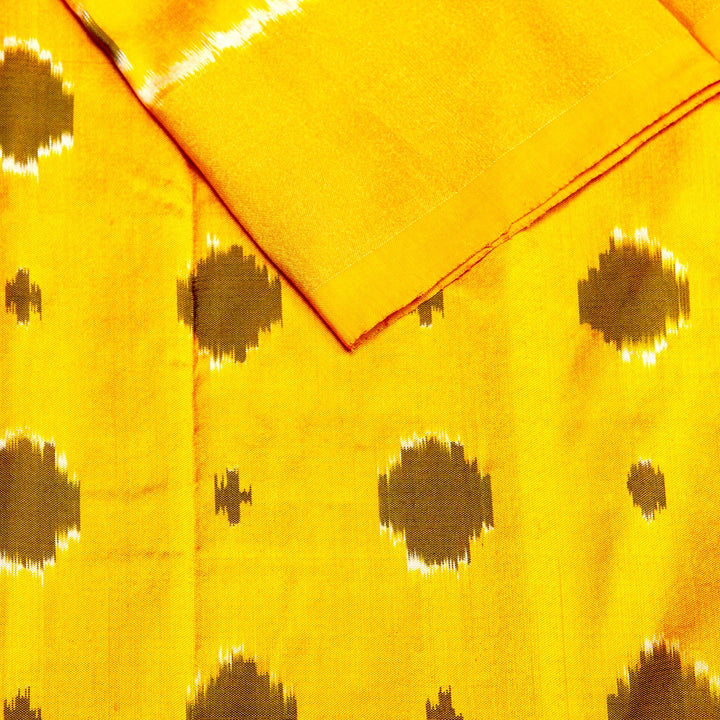 Kuberan White Yellow Pochampally Silk Saree