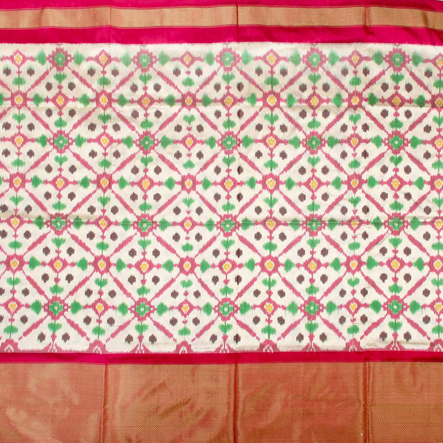 Kuberan White Pochampally Silk Saree